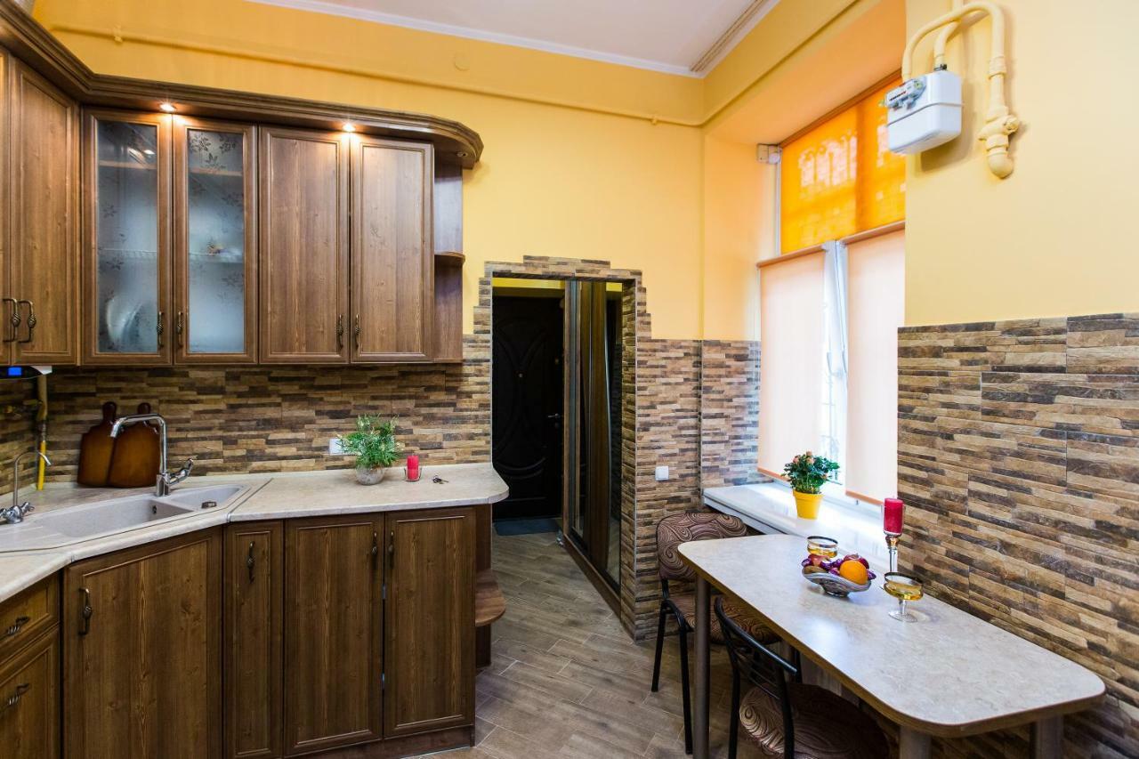 Apartments On Sholom Aleichem Та Ще Варіант Поруч Lviv Ngoại thất bức ảnh