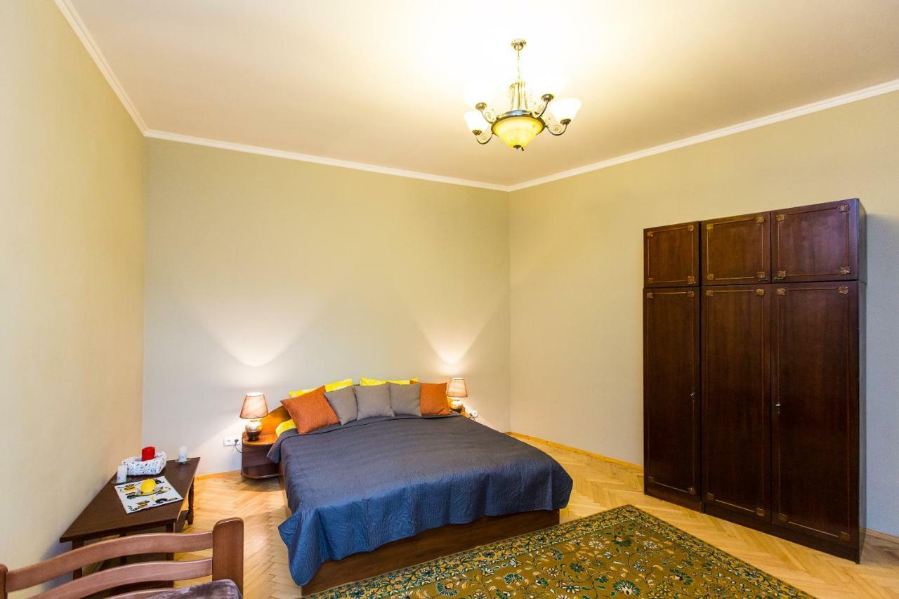Apartments On Sholom Aleichem Та Ще Варіант Поруч Lviv Ngoại thất bức ảnh