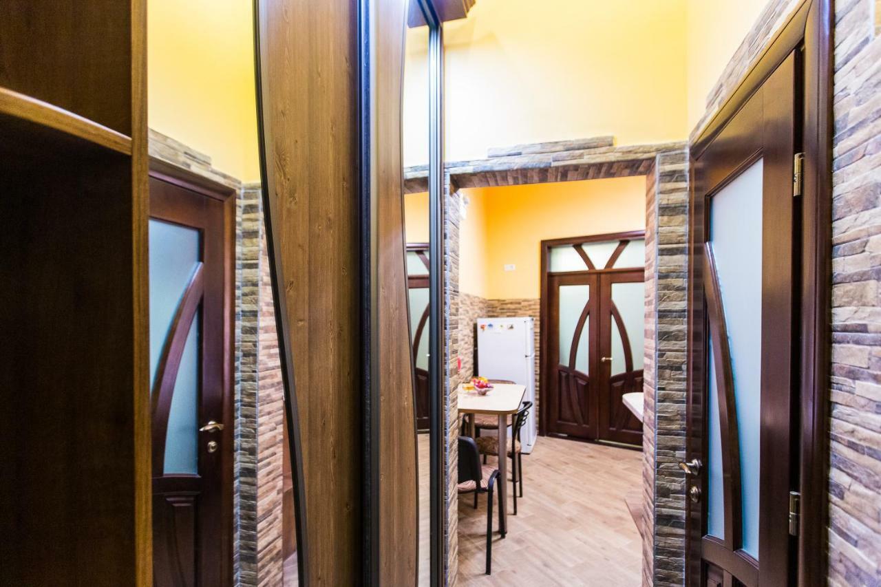 Apartments On Sholom Aleichem Та Ще Варіант Поруч Lviv Ngoại thất bức ảnh